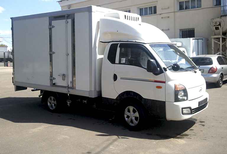 Заказать грузовой автомобиль для доставки вещей : Домашние вещи . без мебели из Хабаровска в Калининград