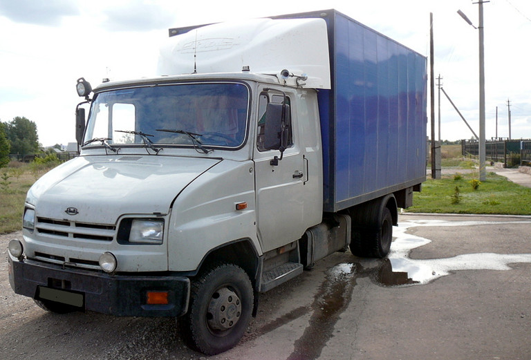 Заказ грузового автомобиля для перевозки личныx вещей : Радиатор отопления(биметалл)10 секций по Воронежу